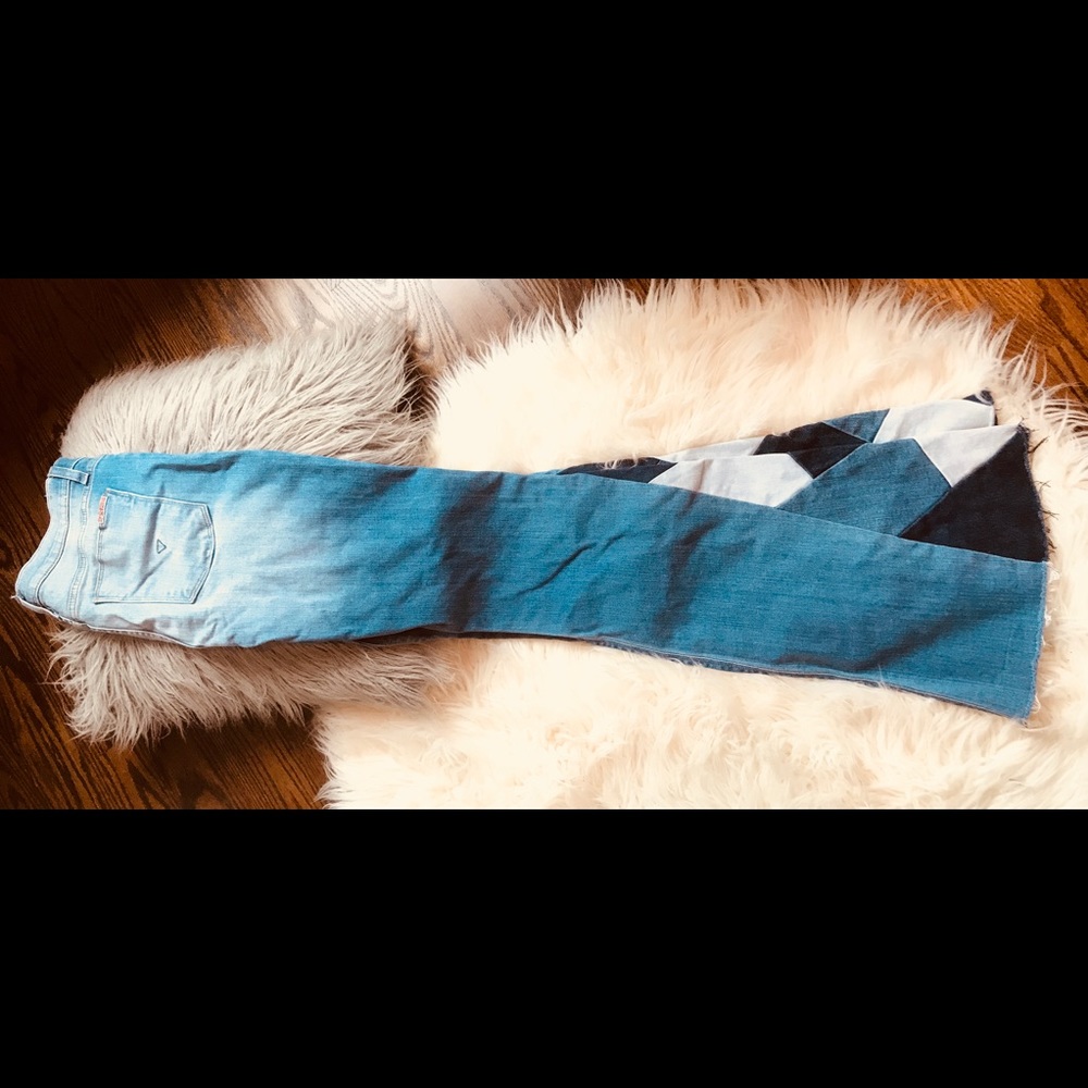 Rare Hudson bell bottom Jeans size 29